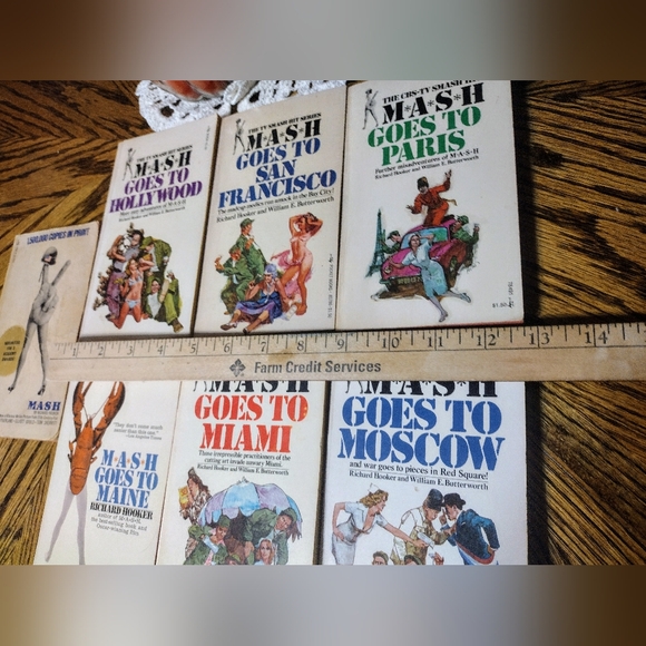 Seven "M*A*S*H" TV Show Books by Richard Hooker & William Butterworth Pre-owned - Picture 13 of 13